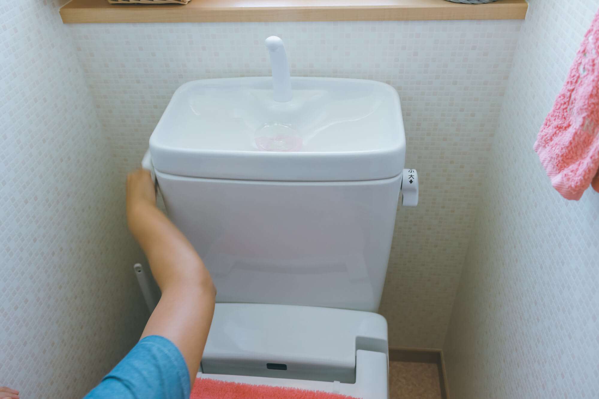トイレタンクを自分で交換する8つの手順をご紹介
