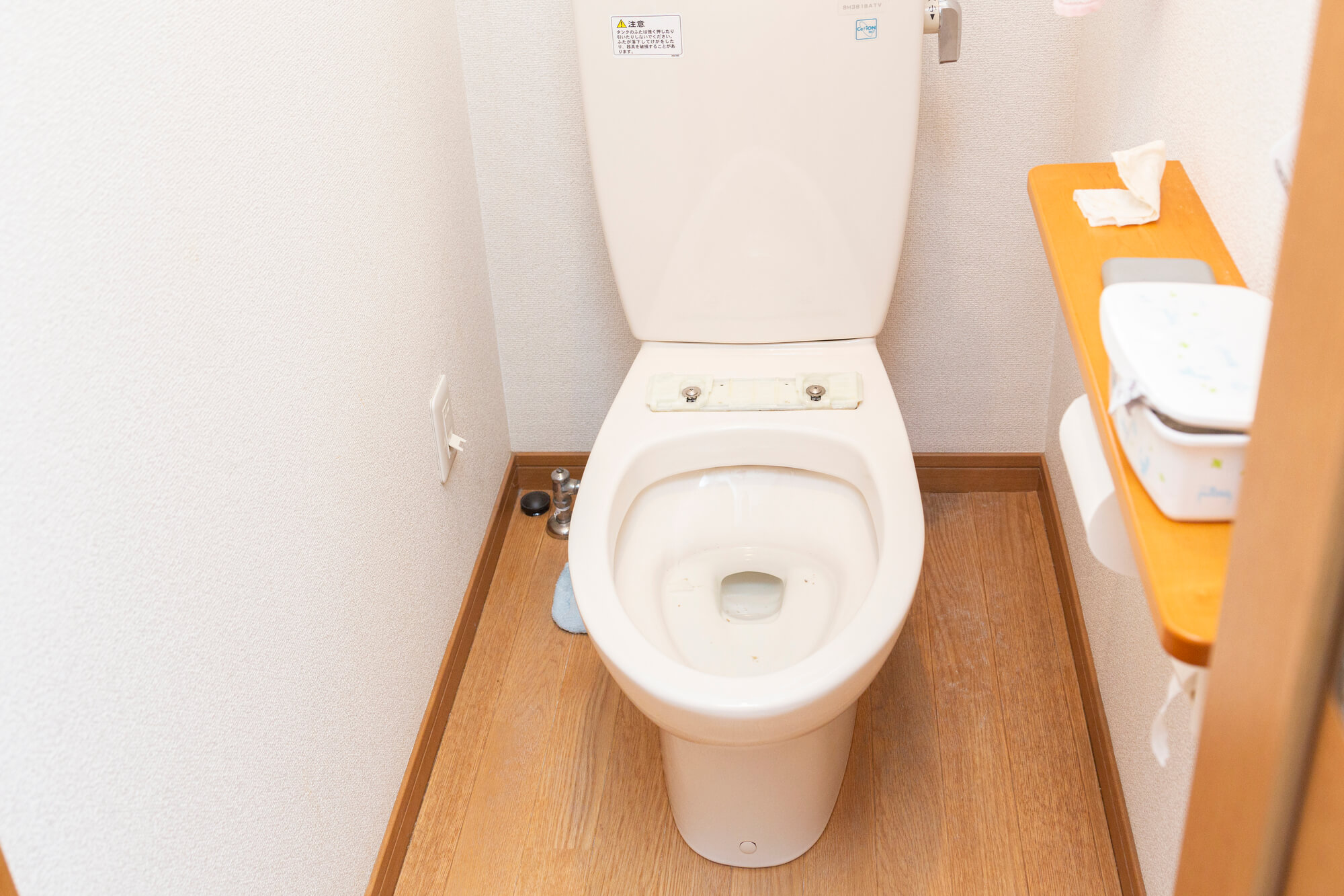 トイレの便座を自分で交換する方法｜通常タイプ