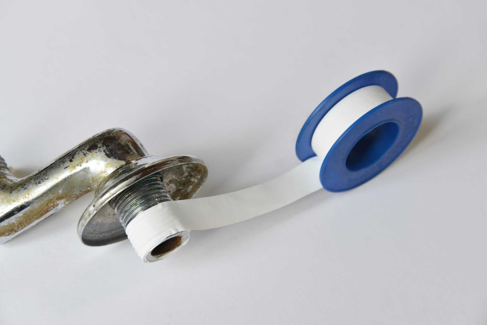 水漏れを防ぐ補修テープの種類は主に3つ